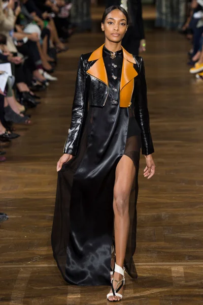 Look 44